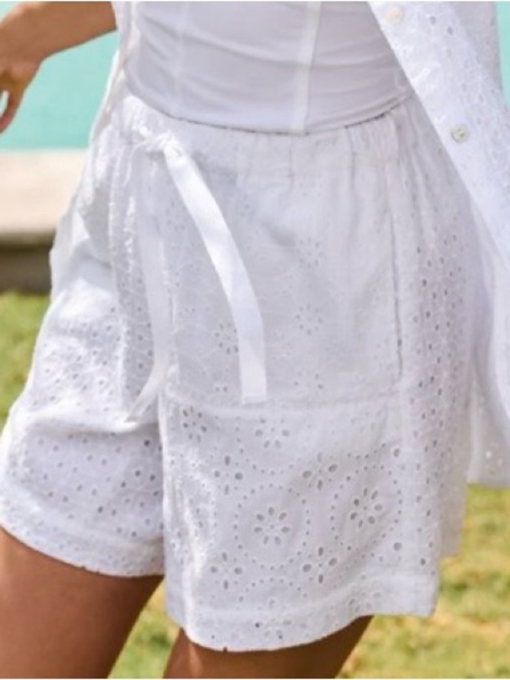 NWT Sundance Tabitha Eyelet Shorts. Medium. White.